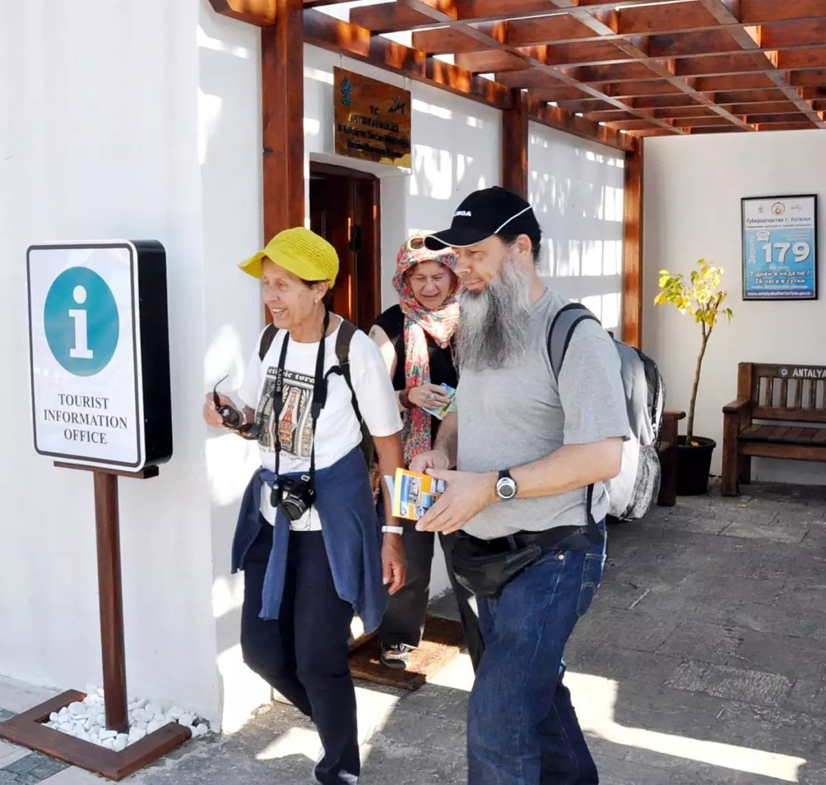 Turizm Danışmaya 'Gay Bar' Sorusu