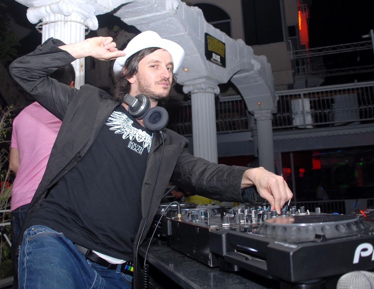Ünlülerin Dj'i Gençleri Coşturdu