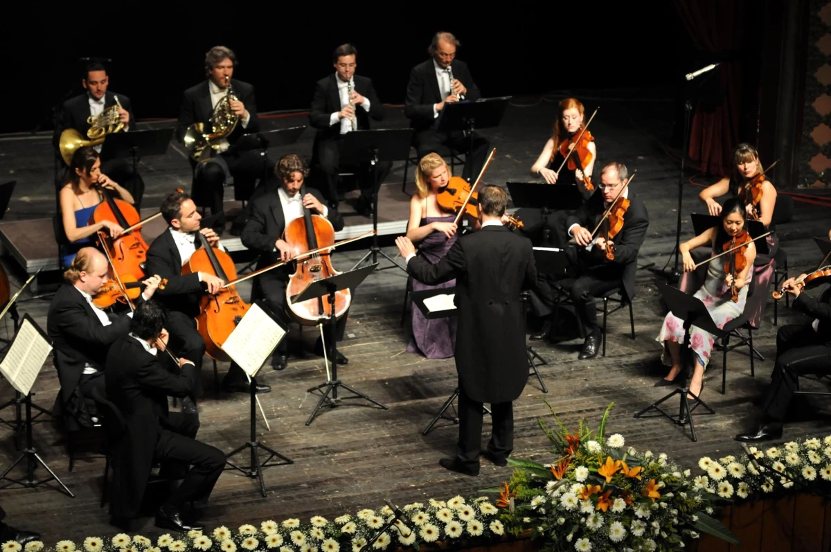 Strings Lucerne Oda Orkestrası Büyüledi