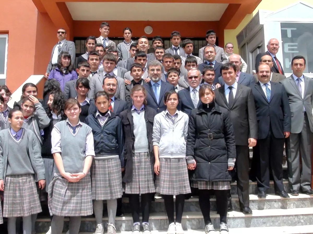 Bakan Yıldız: En Büyük Yatırımı Eğitime Yaptık