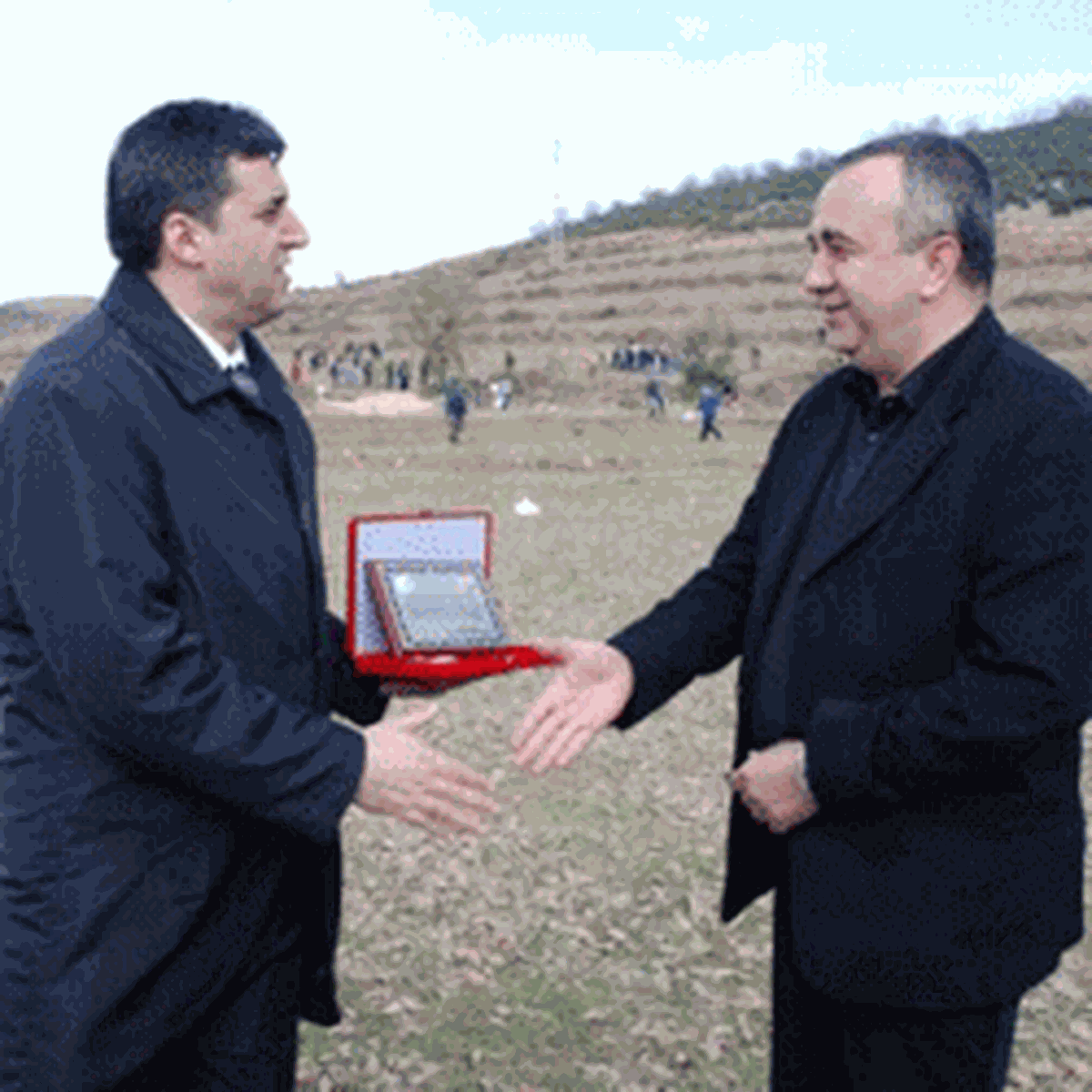 Köylüler Gönüllü Çalıştı