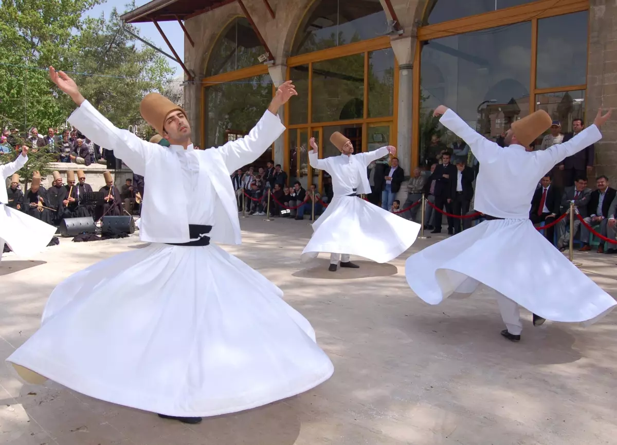 Mevlana\'nın, Konya\'ya Göçü Temsili Canlandırıldı