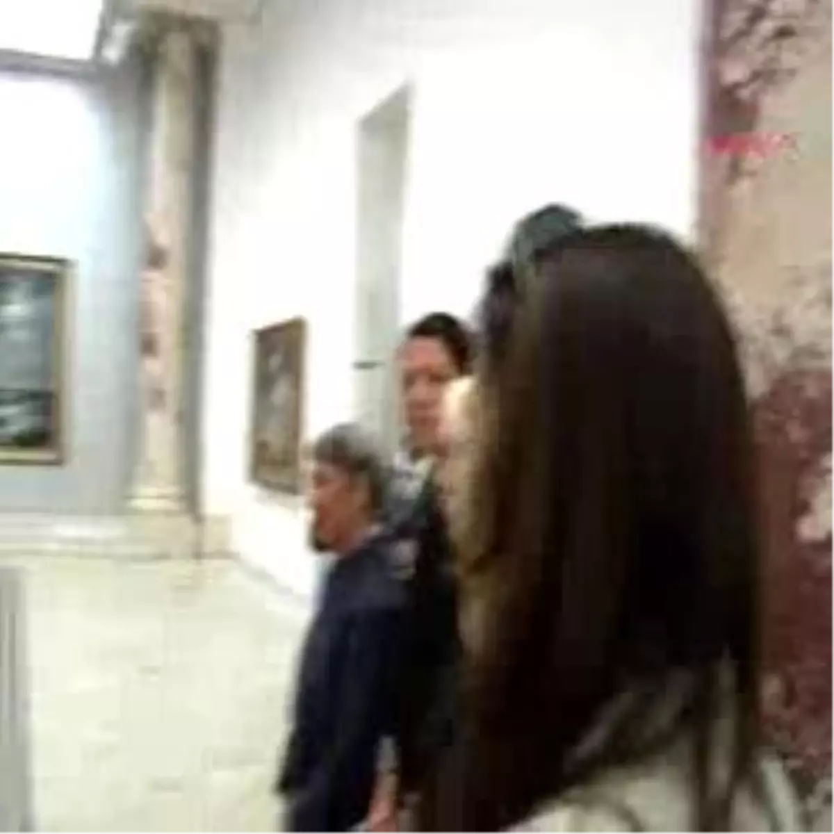 Hayrünnisa Gül, Ayvazovski Resim Sergisini Gezdi