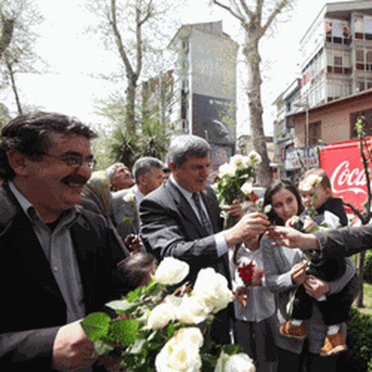 Yürüyüş Yolu Çiçek Açtı
