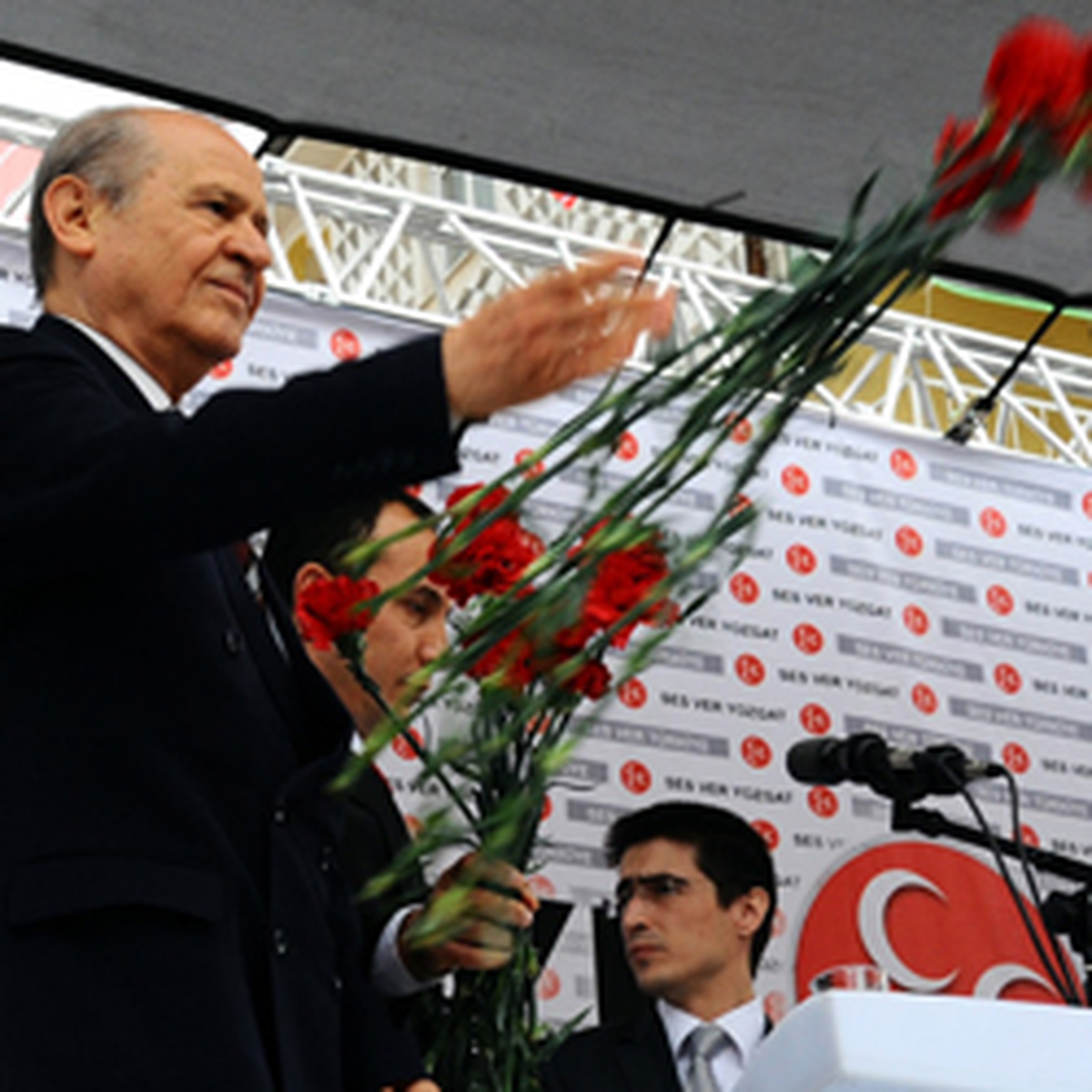 Bahçeli: Benim de Bir Püskevütüm Olsa..