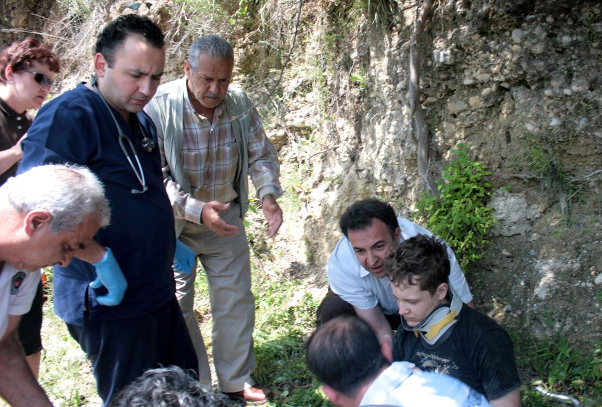 Uçurumdan Yuvarlanan Rus Turist Yaralandı