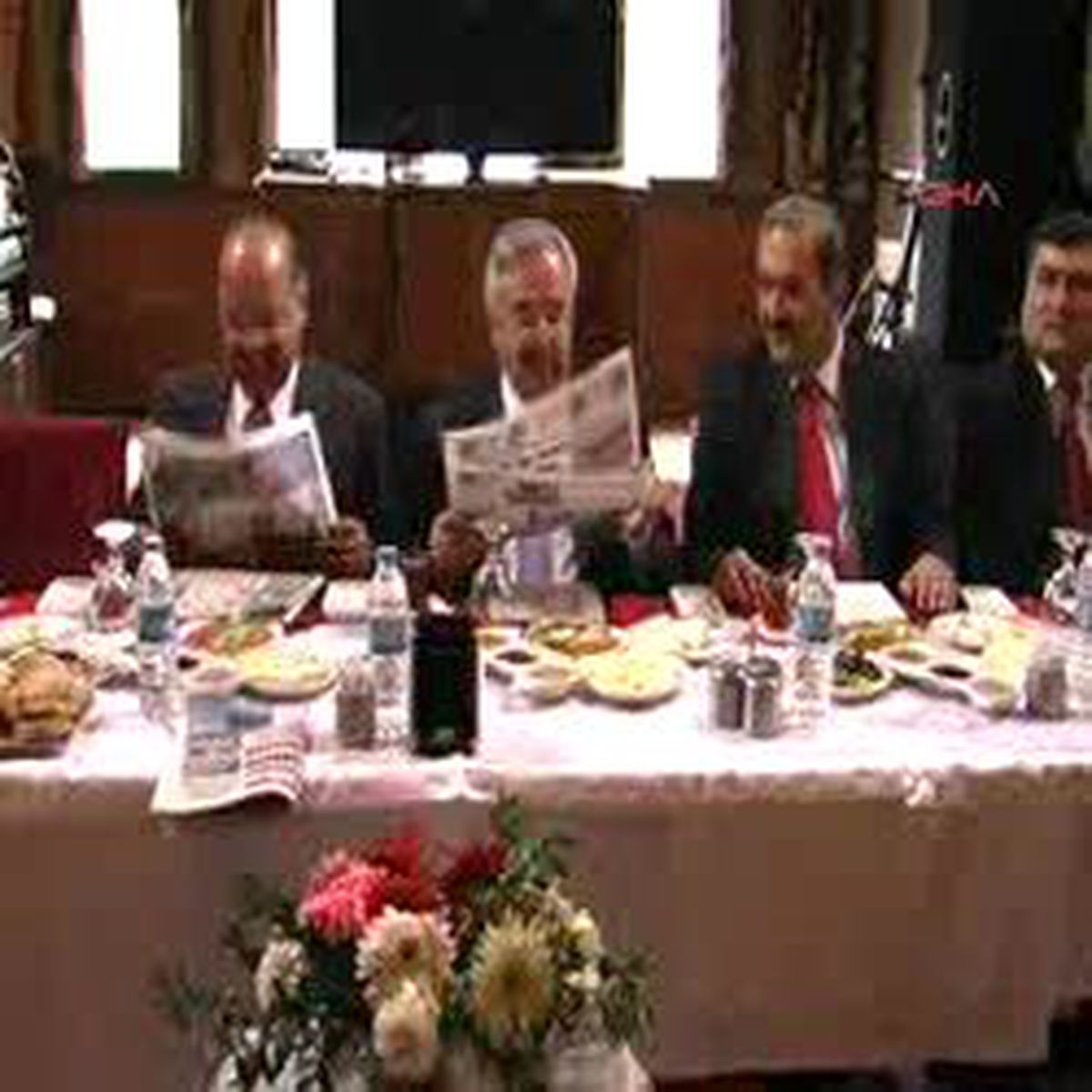 Bakan Soluk: Şener'in Seçim Otobüsüne Yazılan Cezayı İnceliyoruz