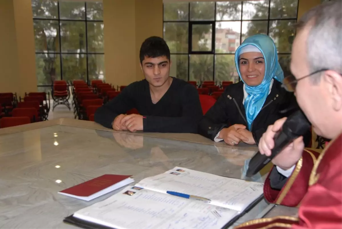 Belediye Genç Çiftin Nikahını Kıydı