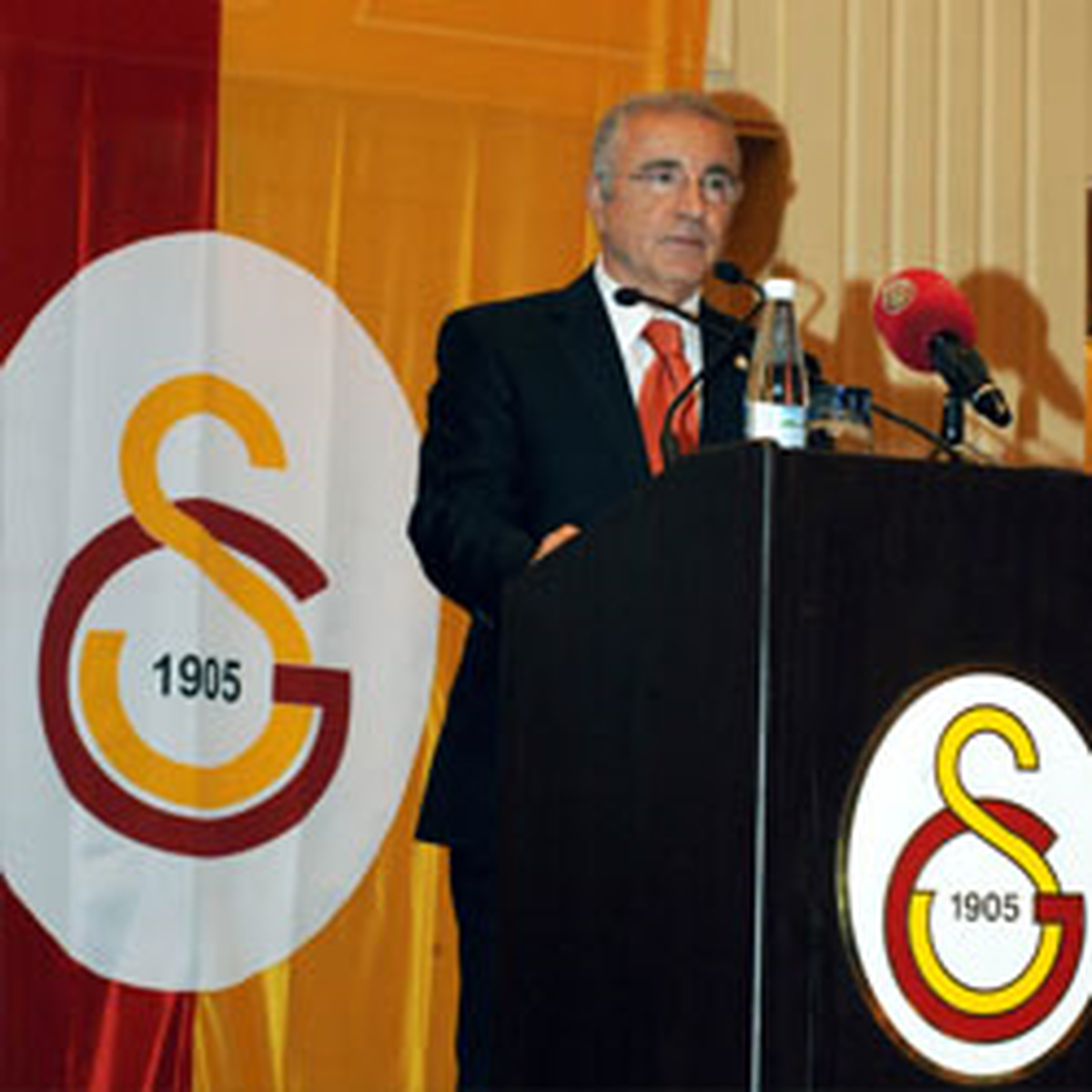 Galatasaray'da Başkan Adayı Ünal Aysal, Polat ile Görüştü