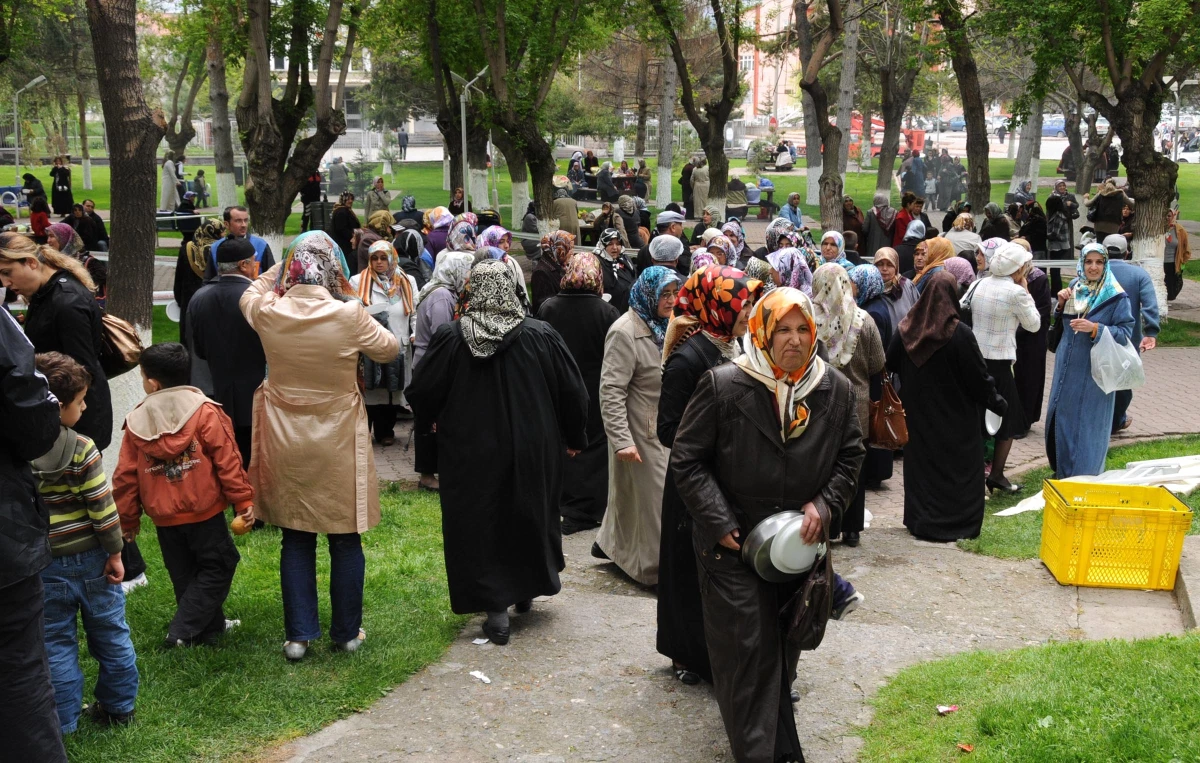 Hıdırellez Pilavı Yetmedi, Kadınlar İsyan Etti