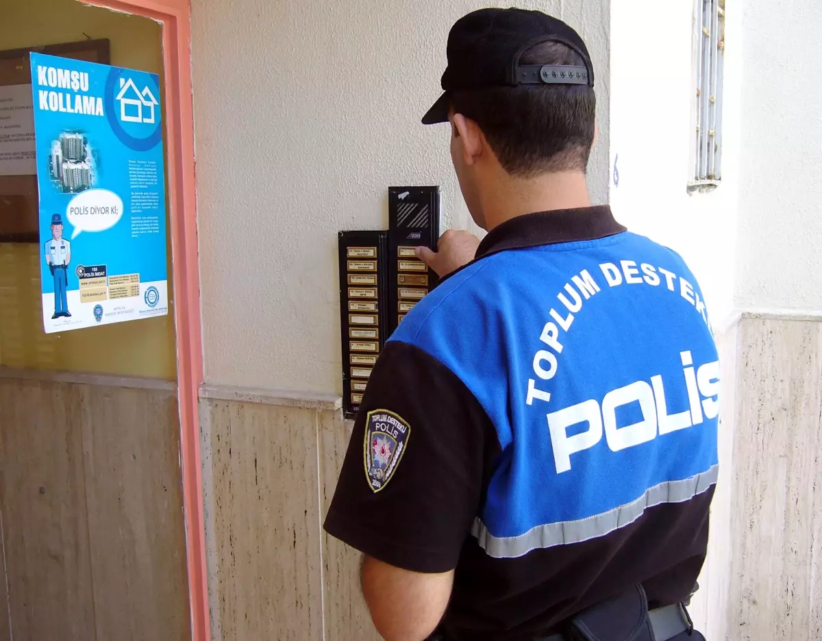 \'Hırsız, Kapıyı Açar Mısın?\'