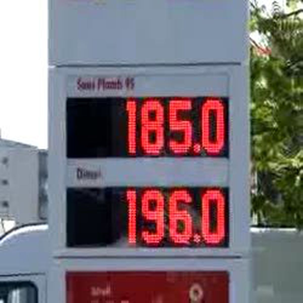 İsviçre'de Benzin Fiyatları Çıldırdı