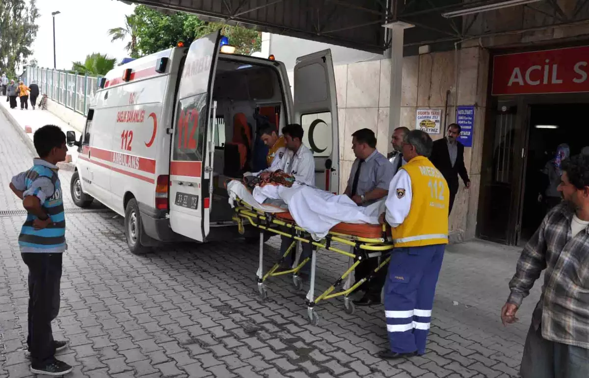 Aynı Aileden 12 Kişi Yedikleri Börekten Zehirlendi