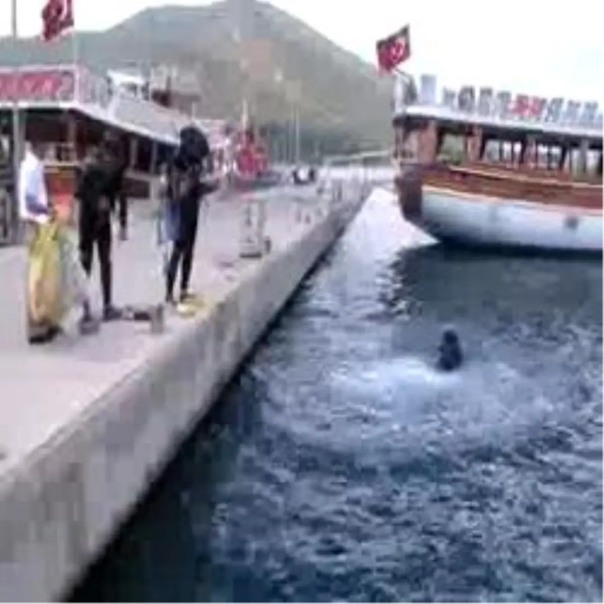 Cennet\'ten Bir Ton Çöp Çıktı