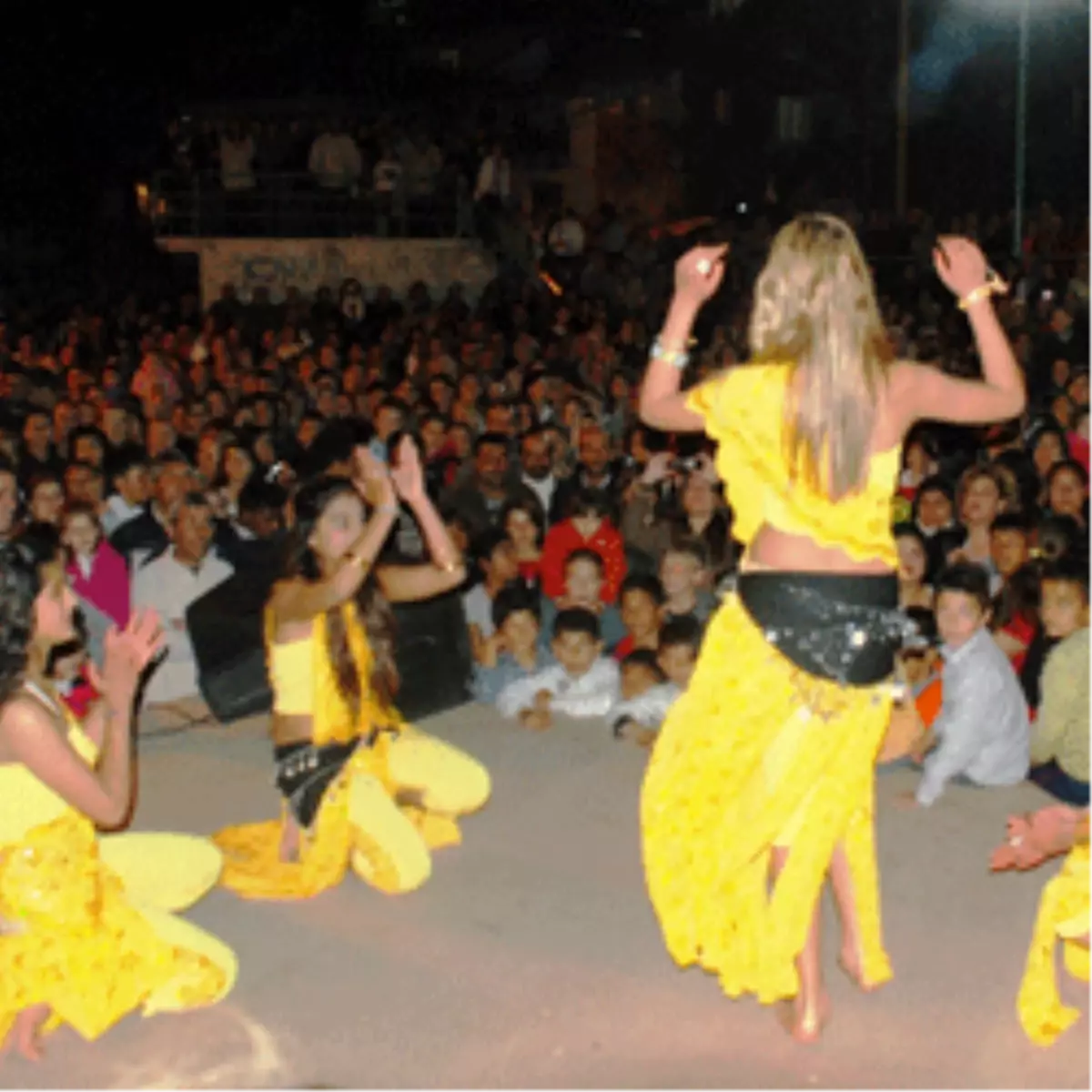 Dikili’de 3000 Kişi İle Hıdrellez Coşkusu