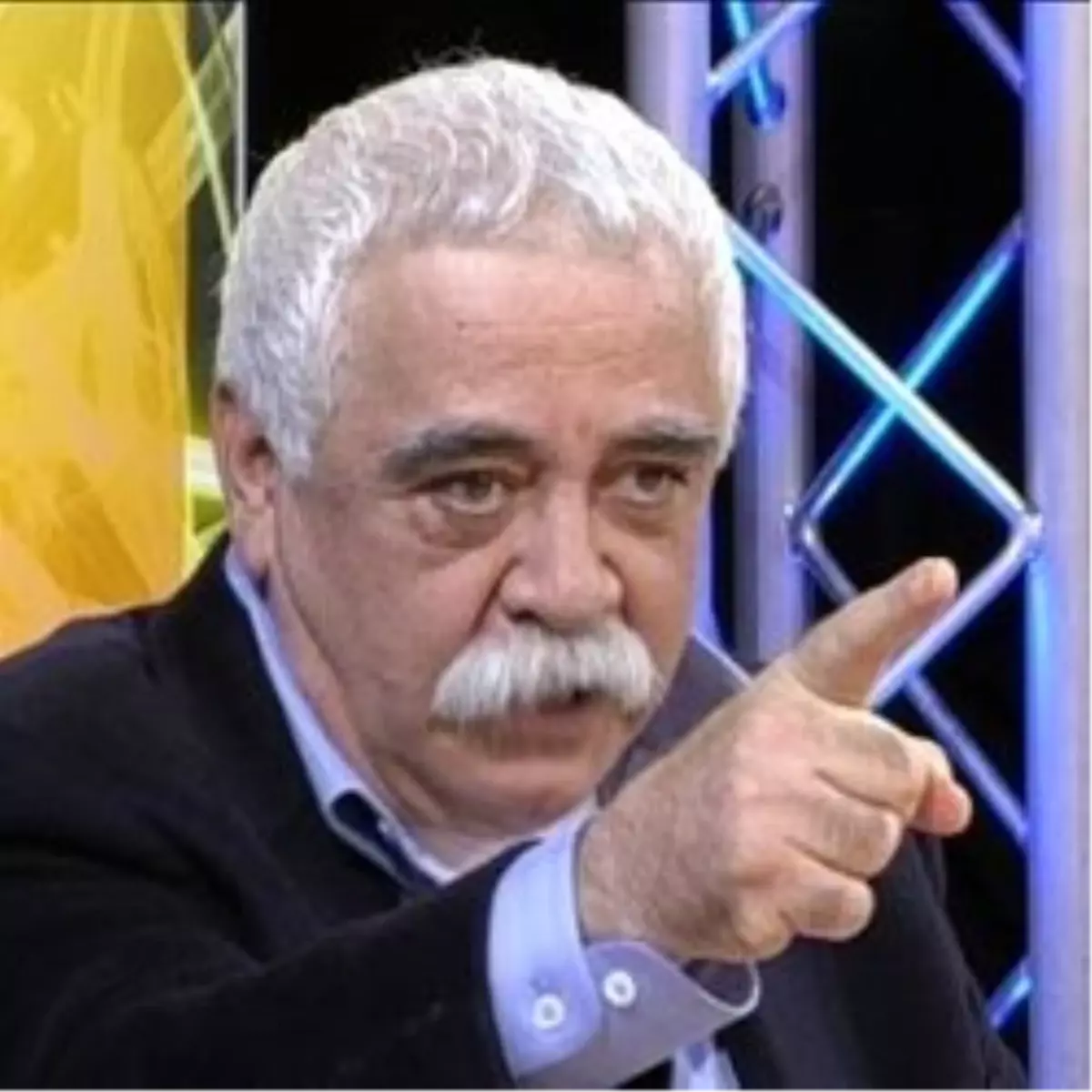 Levent Kırca'dan CHP'ye Sitem!