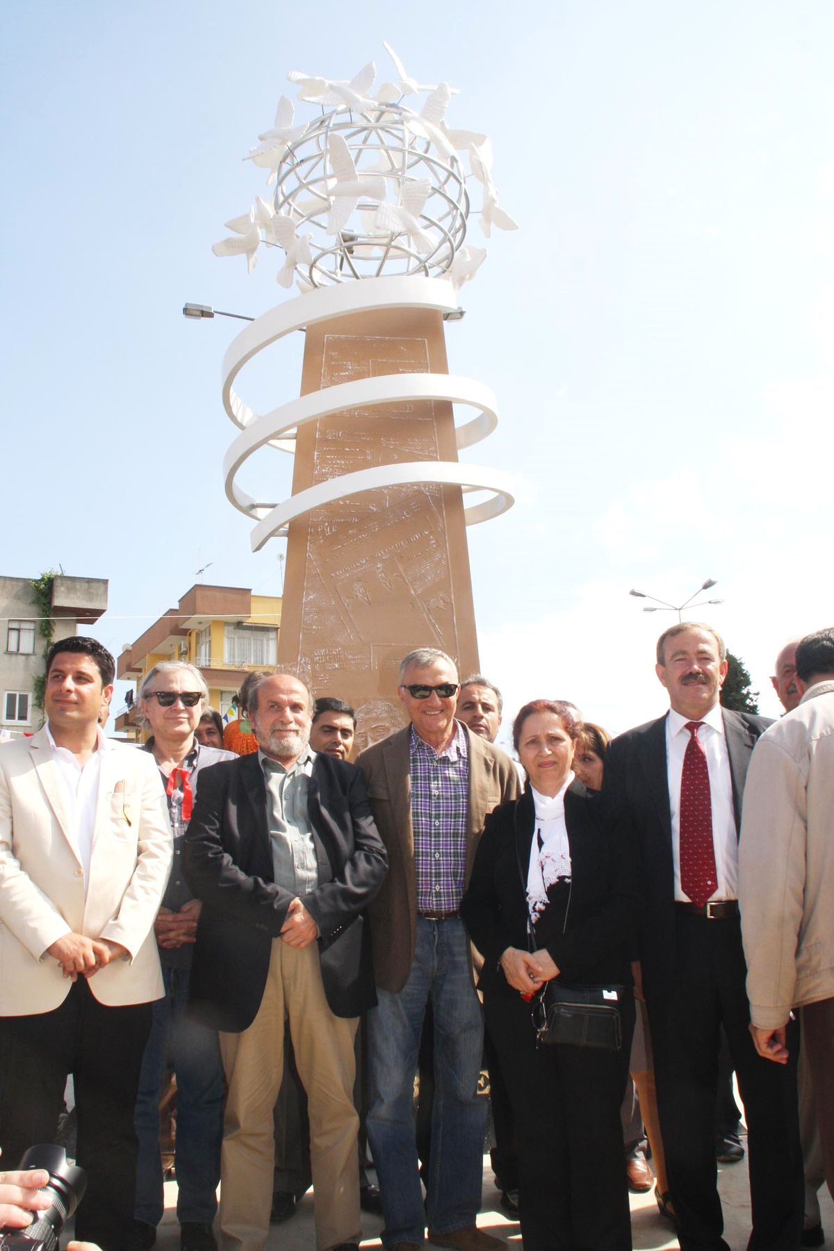 Mersin'de Hrant Dink Parkı ve Anıtı Açıldı