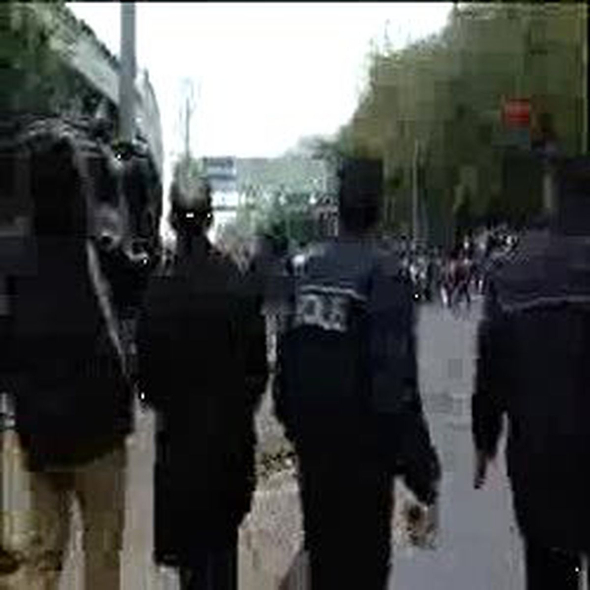 Arşiv2beşiktaş ve Bursasporlu Taraftarlar Birbirlerine Girdi