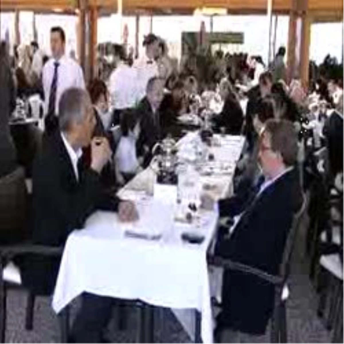 AK Parti Trabzon Milletvekili Adayı Erdoğan Bayraktar, TIAb Kahvaltısına Katıldı