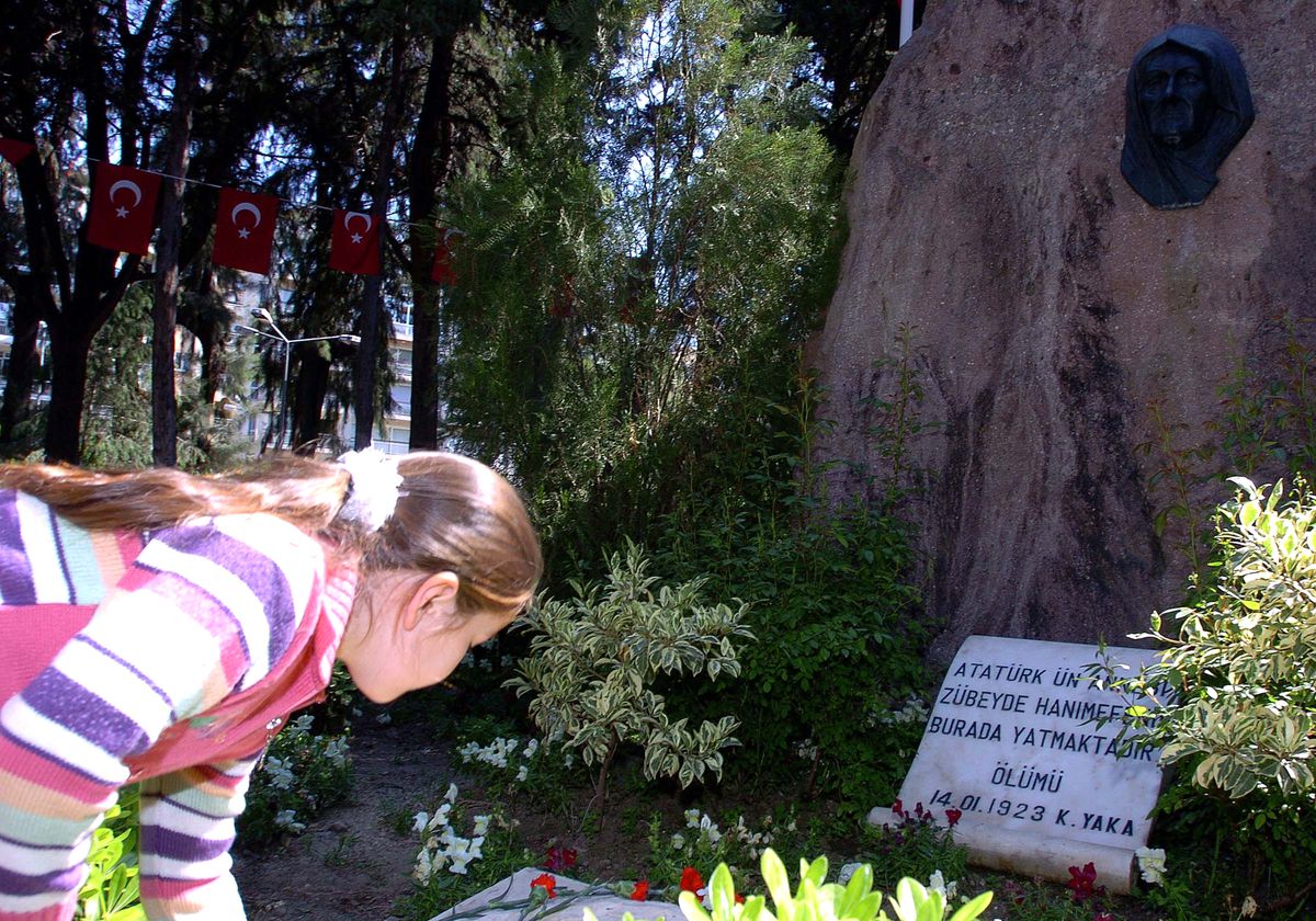 Zübeyde Hanım, Anneler Günü'nde Unutulmadı