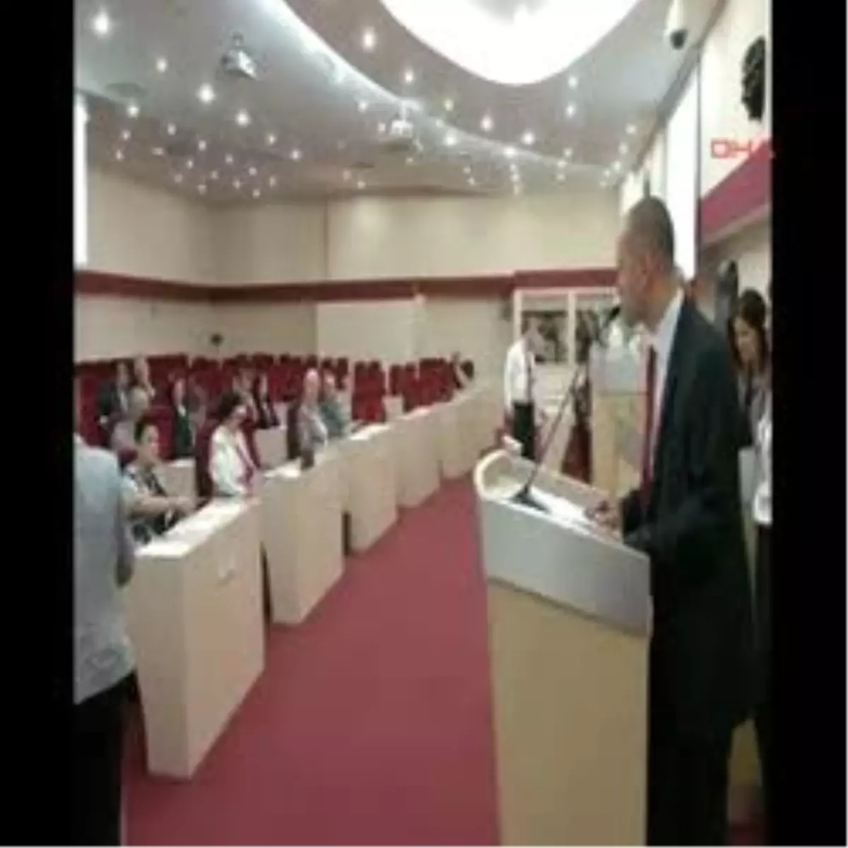 İzmir İl Genel Meclisi\'nde Gerginlik