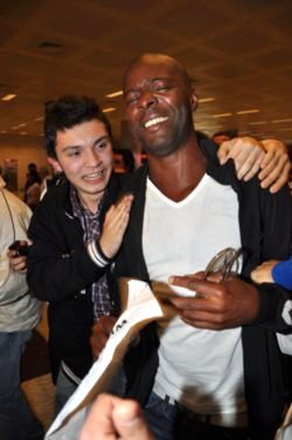 Pascal Nouma'ya Havaalanında Şok