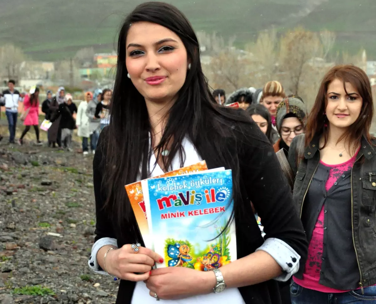 Üniversiteli Gençler Umuda Yürüdü