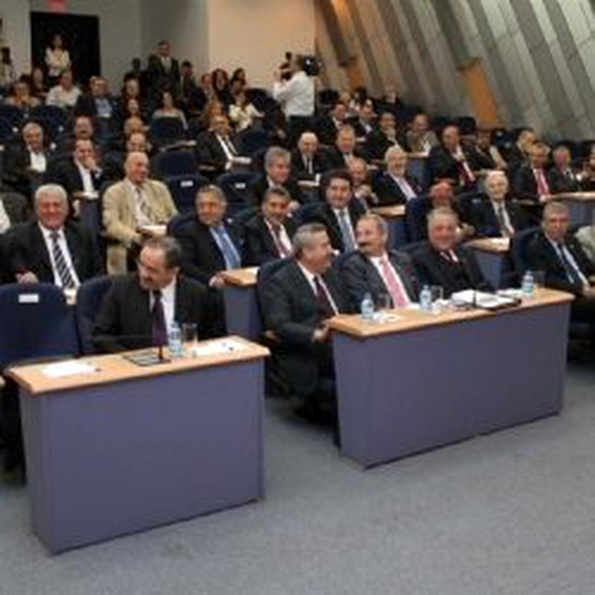Bakan Çağlayan: Türkiye'nin Hala Faizde Yapabileceği İndirim Var
