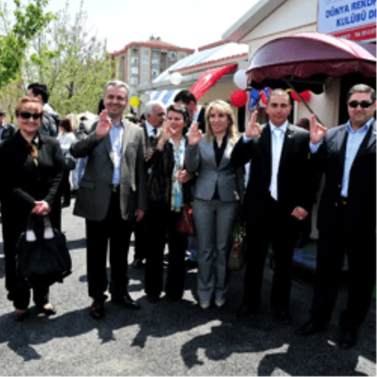 Beylikdüzü Sualtı Sporları Dünya Rekortmenleri Kulübü’nün Açılışını Başkan Uzun Yaptı