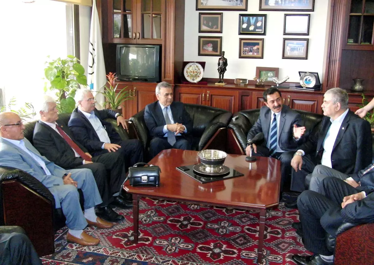 DİSK\'ten Kocaoğlu\'na Destek Ziyareti