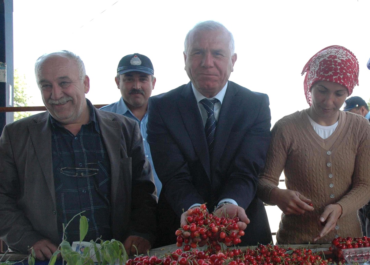 Kemalpaşa Kirazı 20 Gün Gecikmeyle Raflarda