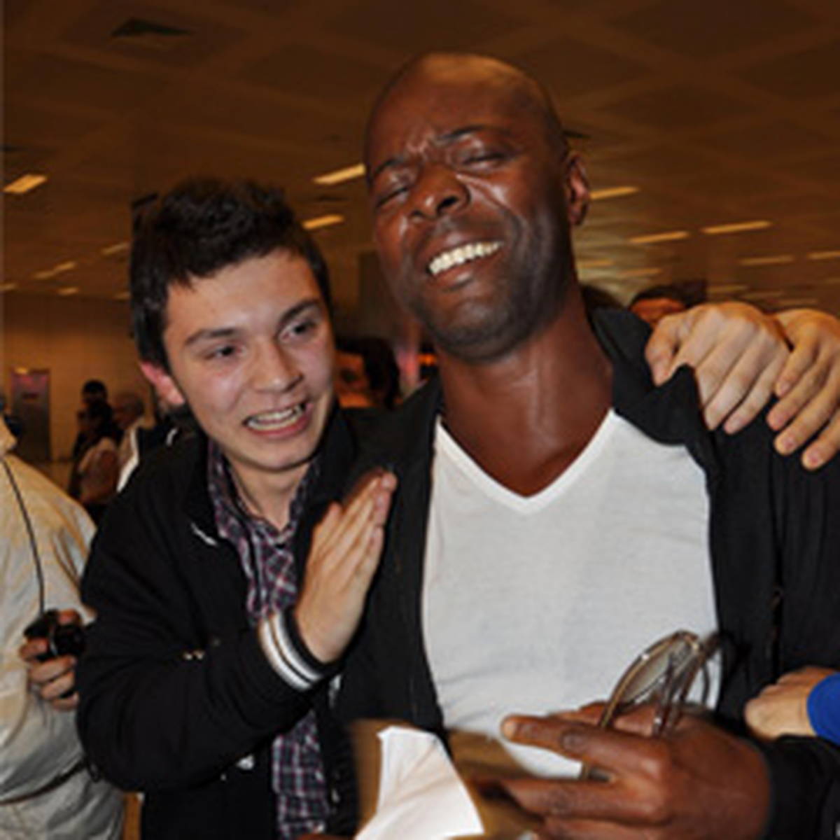 Nouma'ya İstanbul'da Şok Karşılama!