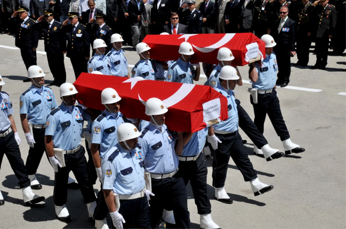 Savaş İki Polis Memurumuzun Şehit Olduğu Vahim Olayla İlgili Başsağlığı Mesajı Yayınladı