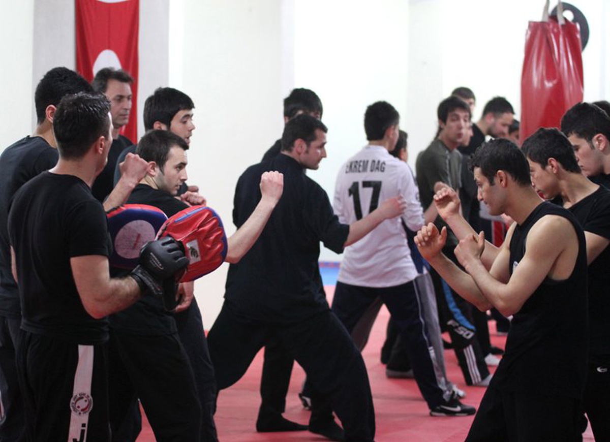 Jeet Kunedo Kağıtspor’la Büyüyor