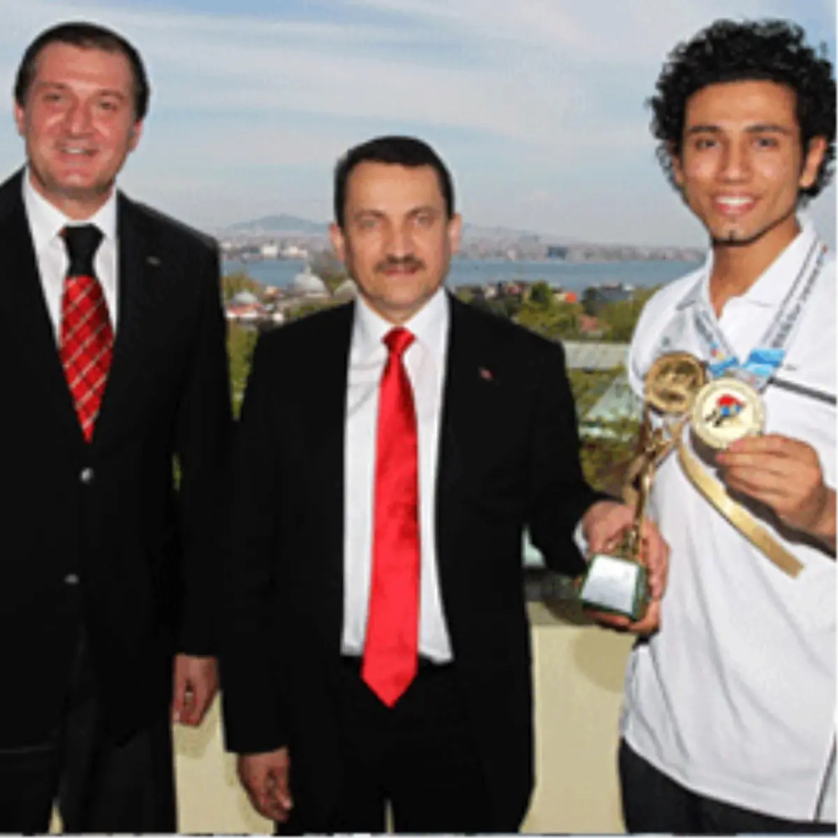 Tekvando Heyetinden Atalay\'a Madalyalı Ziyaret

