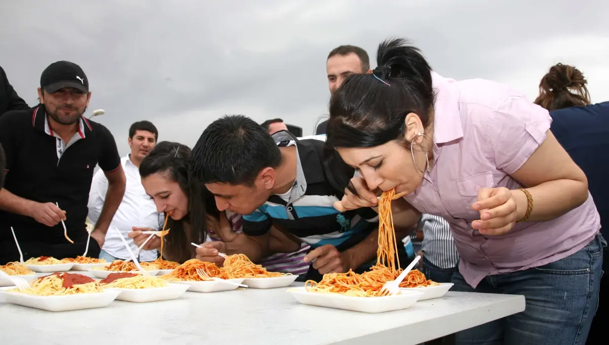 Bahar Şenliğinde Öğrenciler Doyasıya Eğlendiler