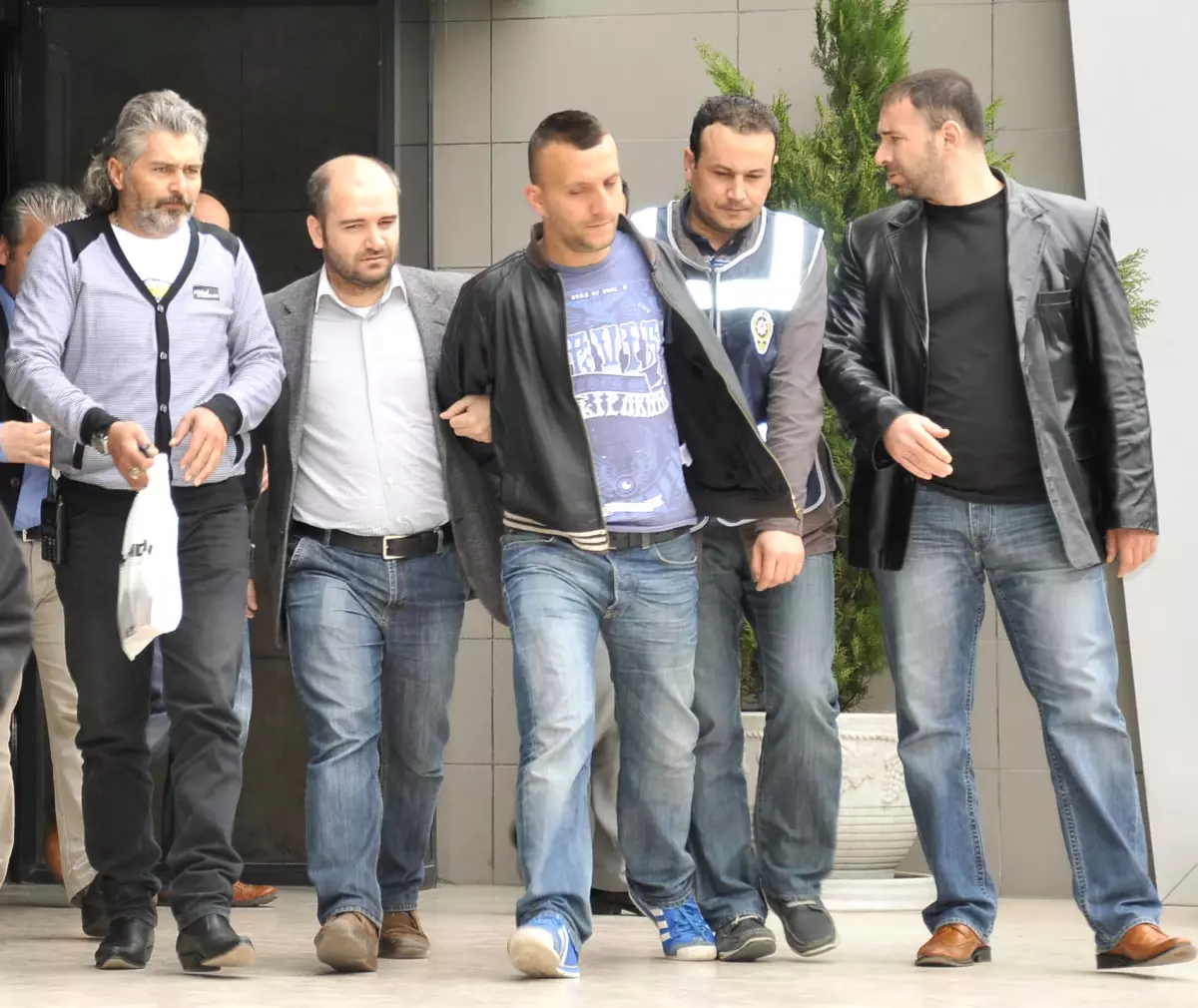 Bursa\'da Gözaltına Alınan Tribün Liderleri: Biz Ne Yaptık Ki