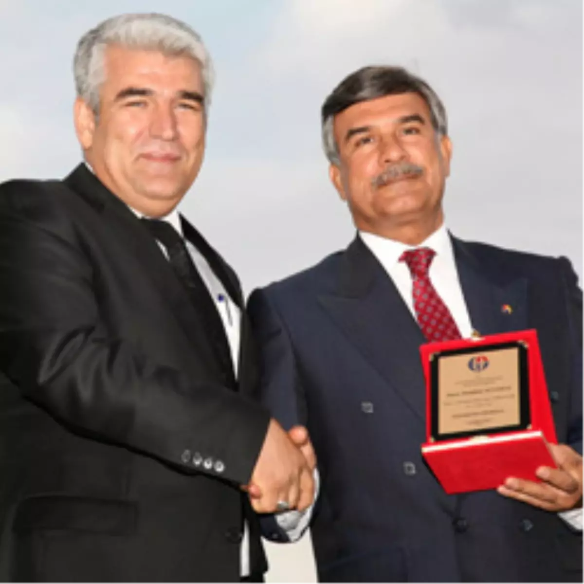 1. Geleneksel Kültür, Spor ve Bahar Şenliğine Katkıda Bulunanlara Plaket Takdim Edildi