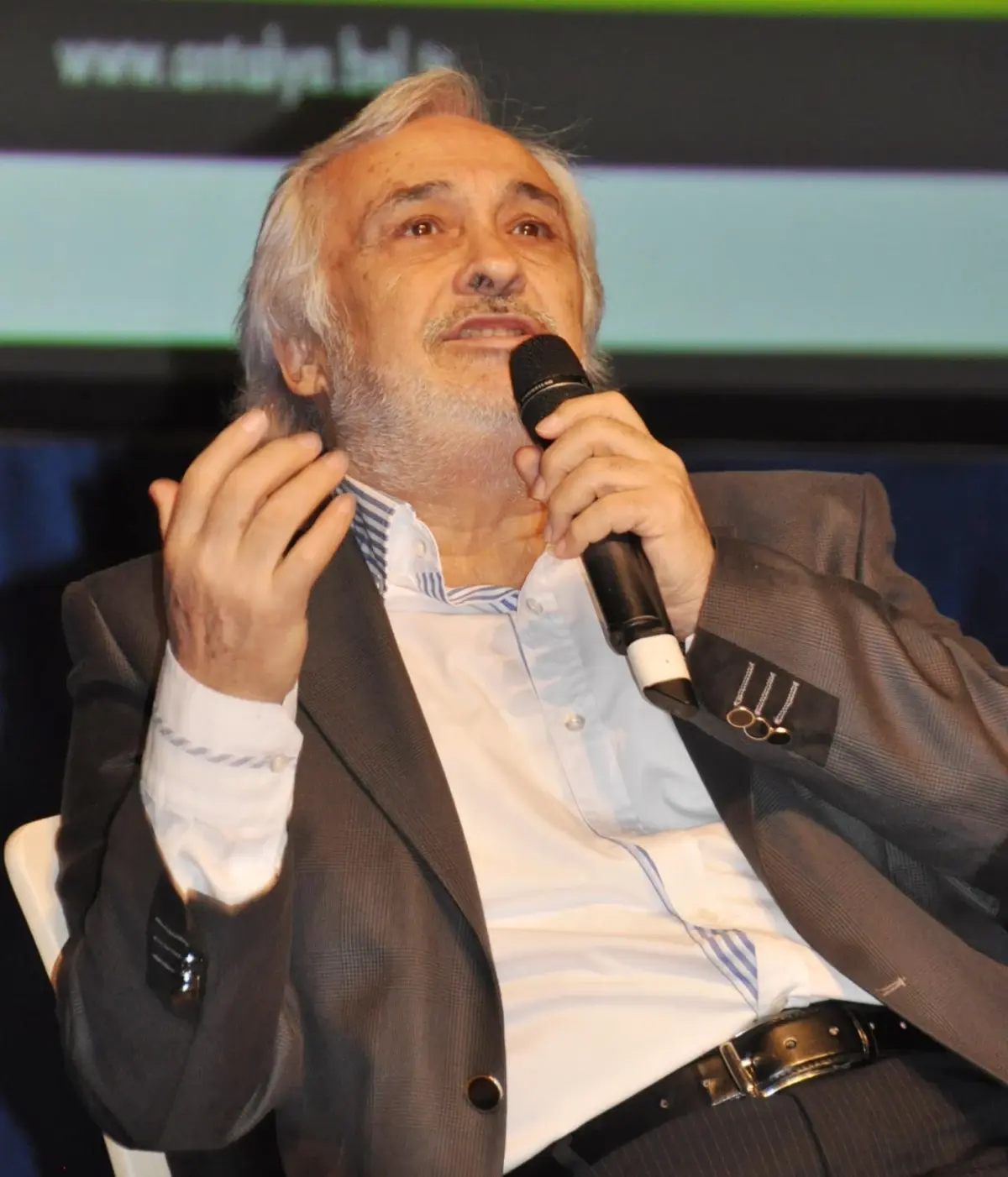 Müjdat Gezen\'in Söyleşine Bin Kişi Geldi