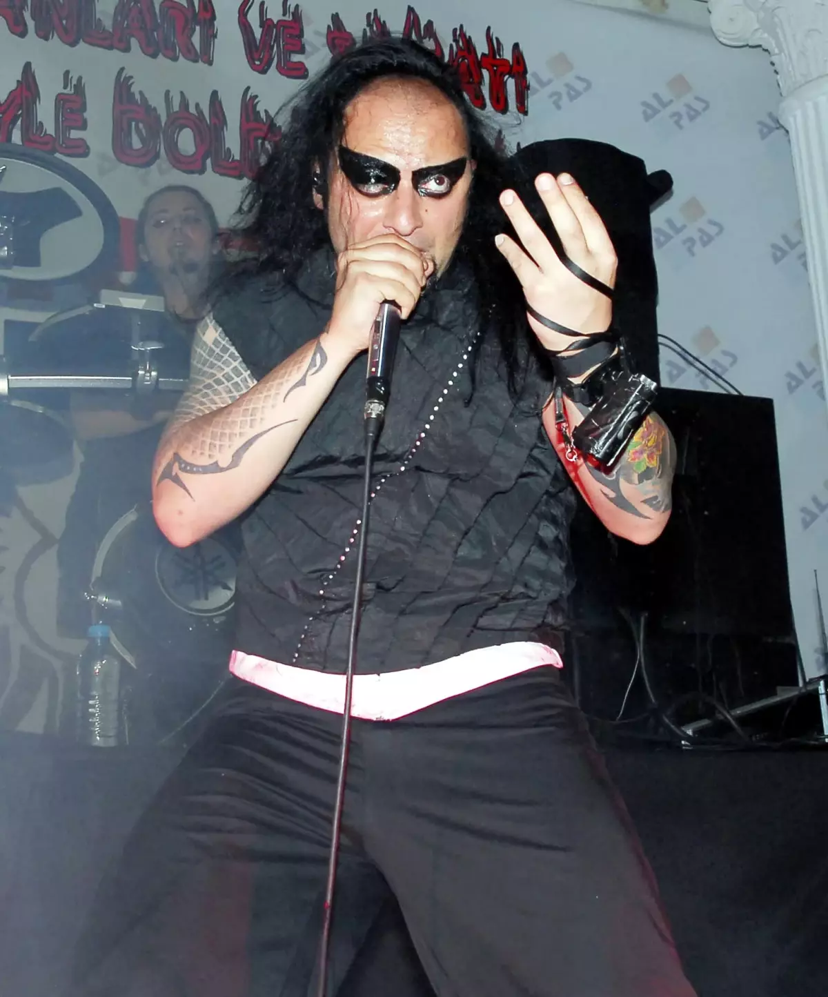 Alanya\'da Gençler Hayko Cepkin ile Coştu