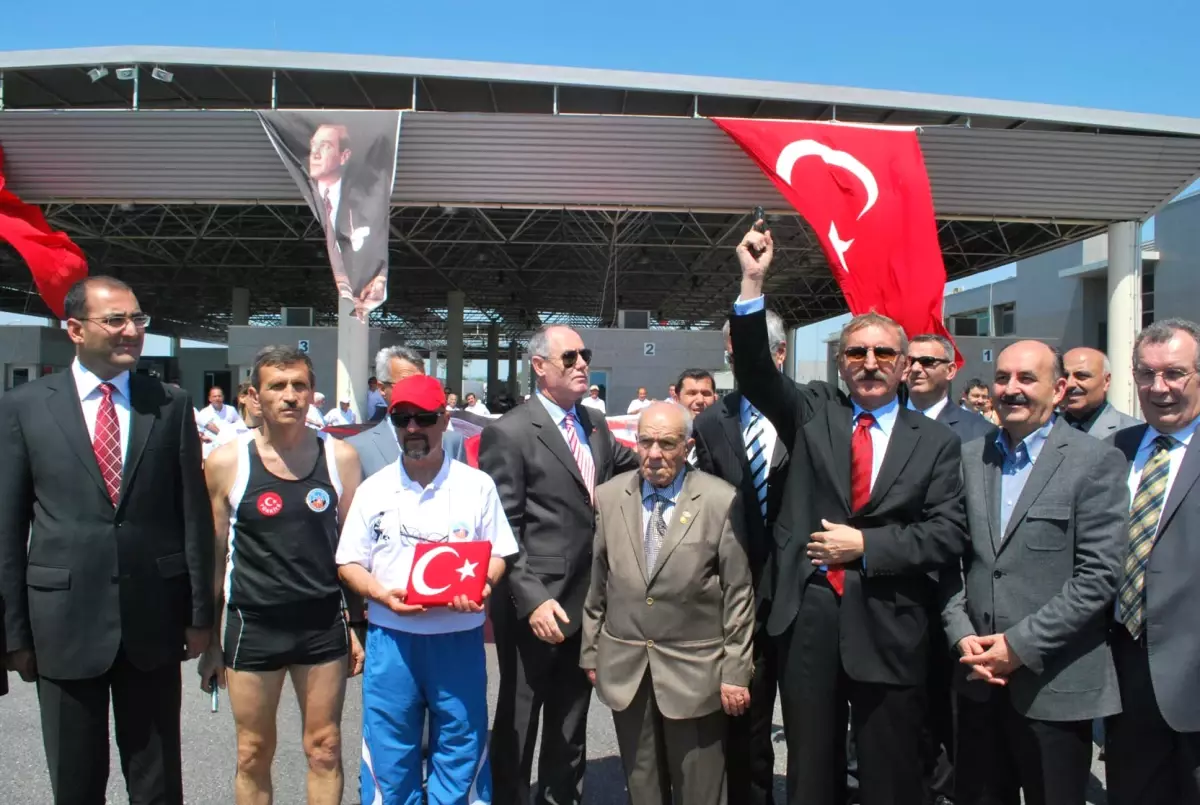 Atatürk\'ün Doğduğu Evden Alınan Toprak Türkiye\'de