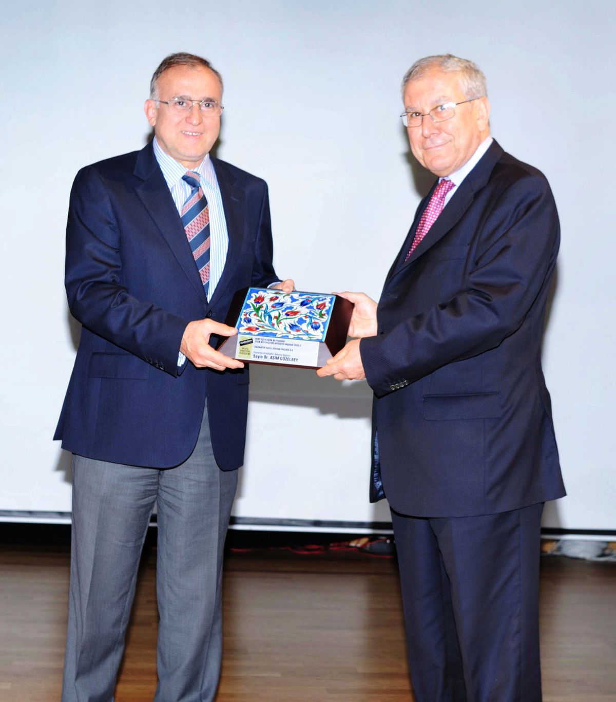 Başkan Güzelbeye Hafif Raylı Sistem İçin Bir Ödül Daha