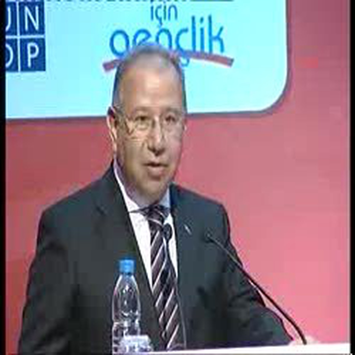 Eski Bakan Yıldırım, 'Bilgisayar Bilmeyen Kalmayacak'