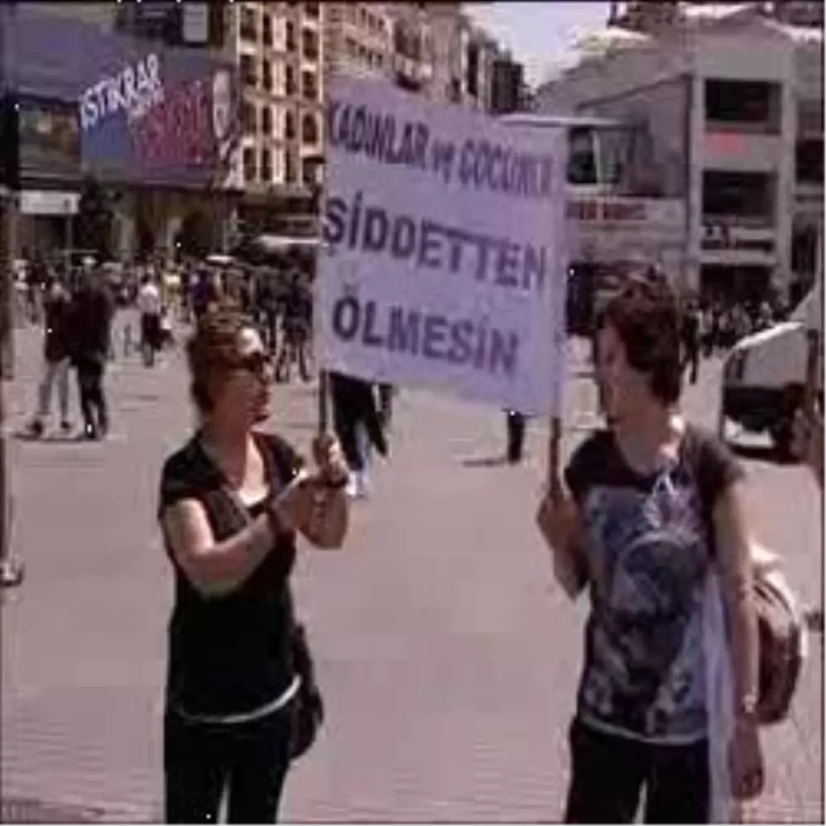 Kadına Yönelik Şiddete, Erkeklerden Boyalı Tepki