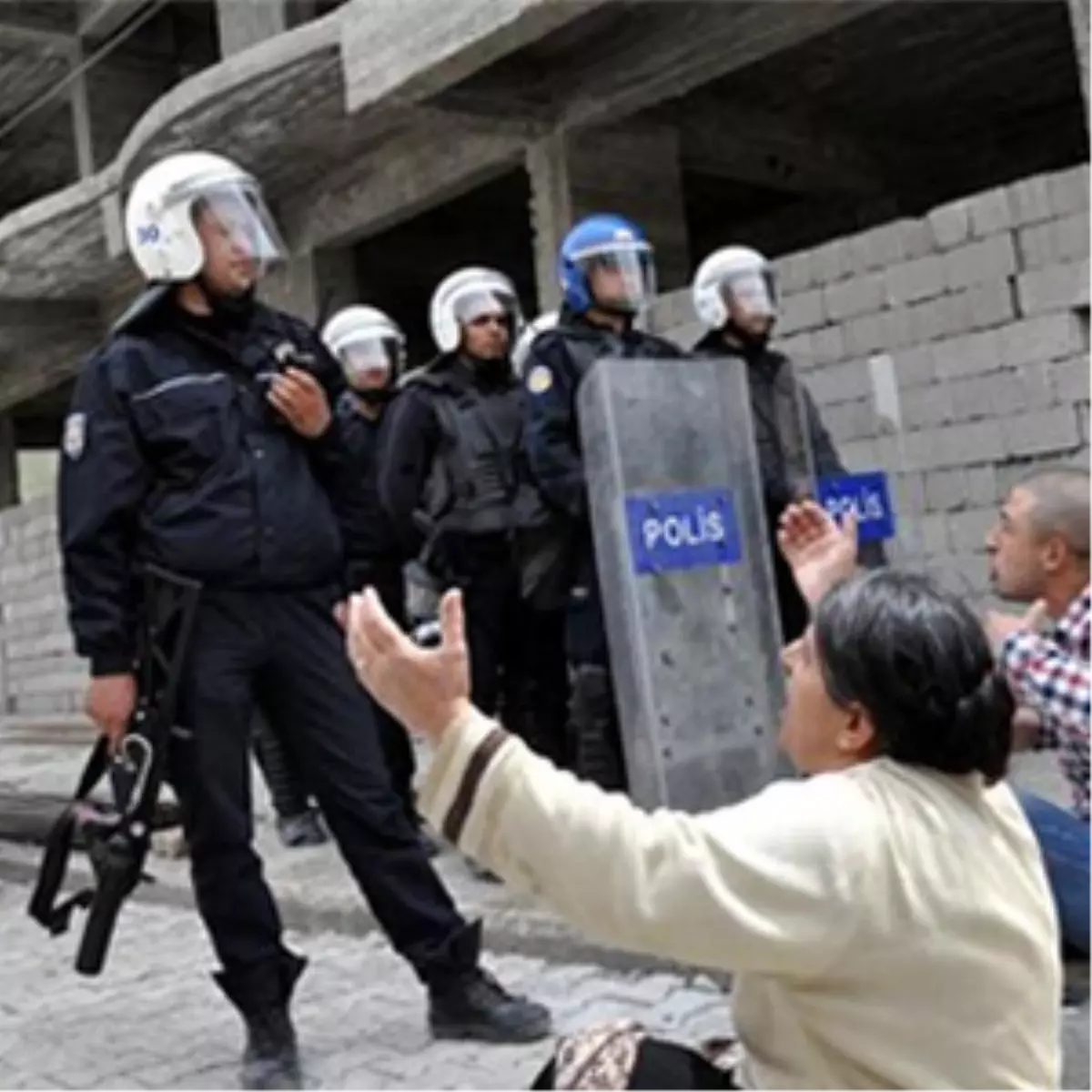 Oğlu İçin Polise Yalvardı!