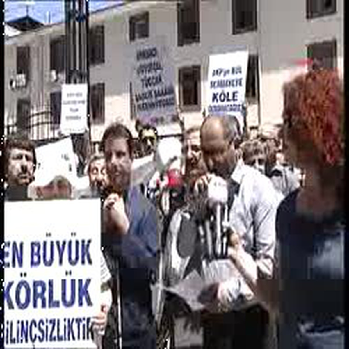 SES İzmir Şubesi Üyeleri Sağlık Bakanı \'nı İstifaya Davet Etti