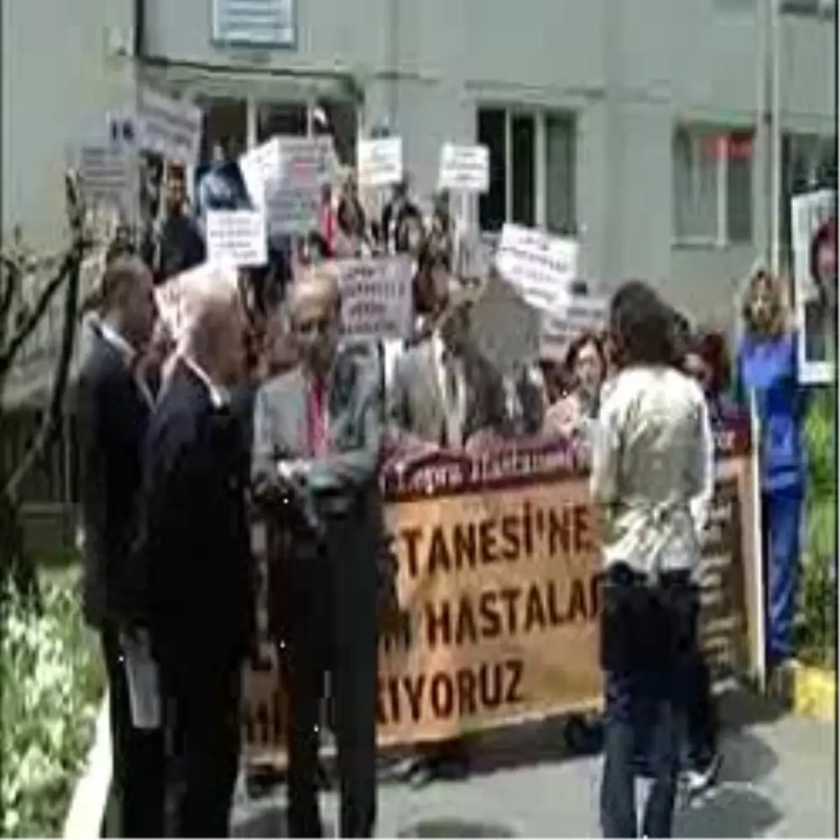 Lepra Hastanesi Önünde Eylem