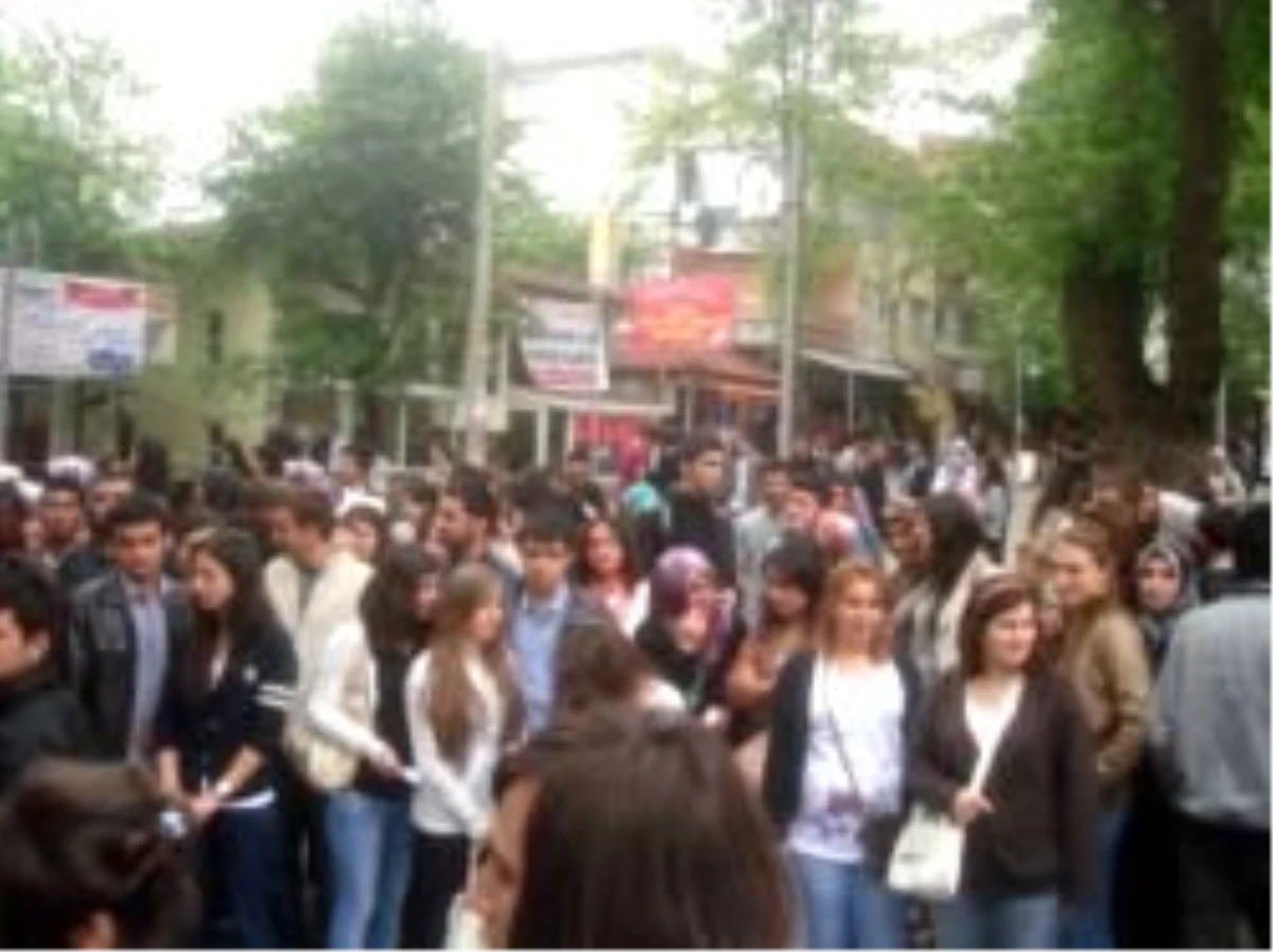 Üniversite Öğrencilerinden Atama Protestosu