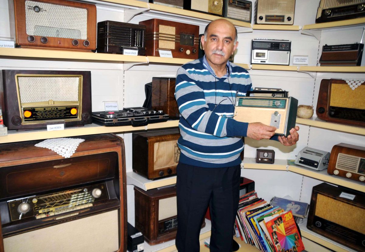 60 Yıllık Radyolar \'radyo Huzurevi\'nde