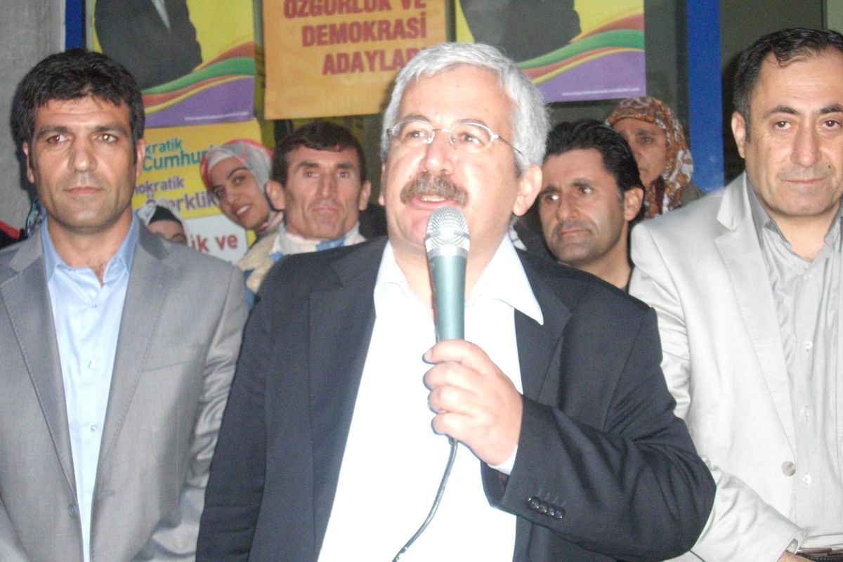 BDP'li Uras: AKP Aklını Başına Alsın, Operasyonlar Dursun